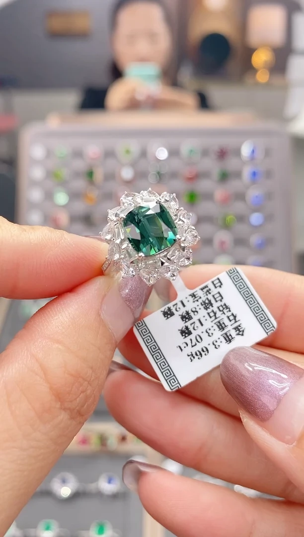 坦桑石戒指18K金镶嵌3.07