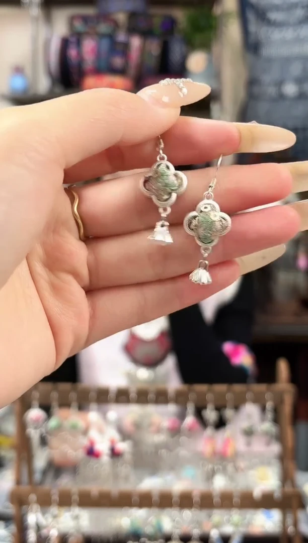 织绣民族风非遗老绣苗银饰品154