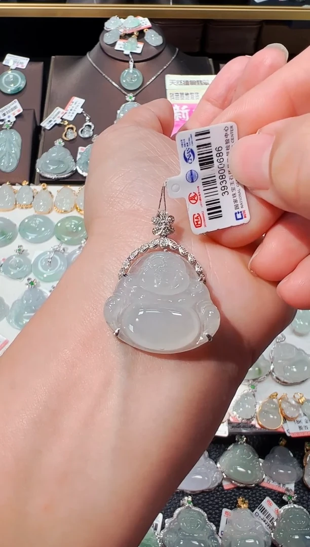 【闪购商品】翡翠吊坠(不含链)18K金镶嵌佛公吊坠686