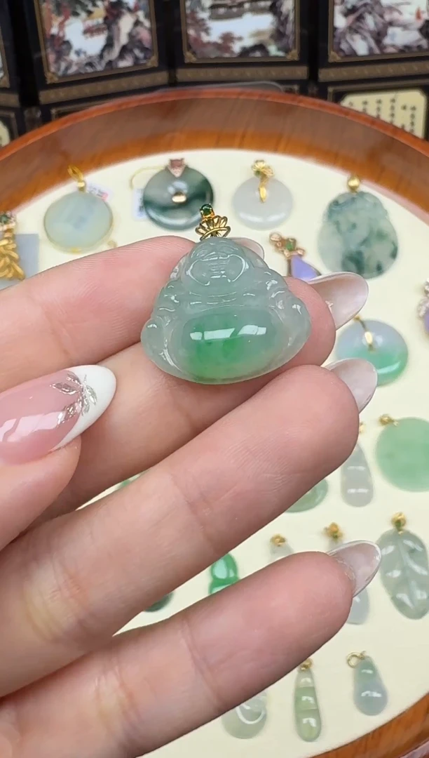 吊坠(赠链)18K金镶嵌翡翠佛