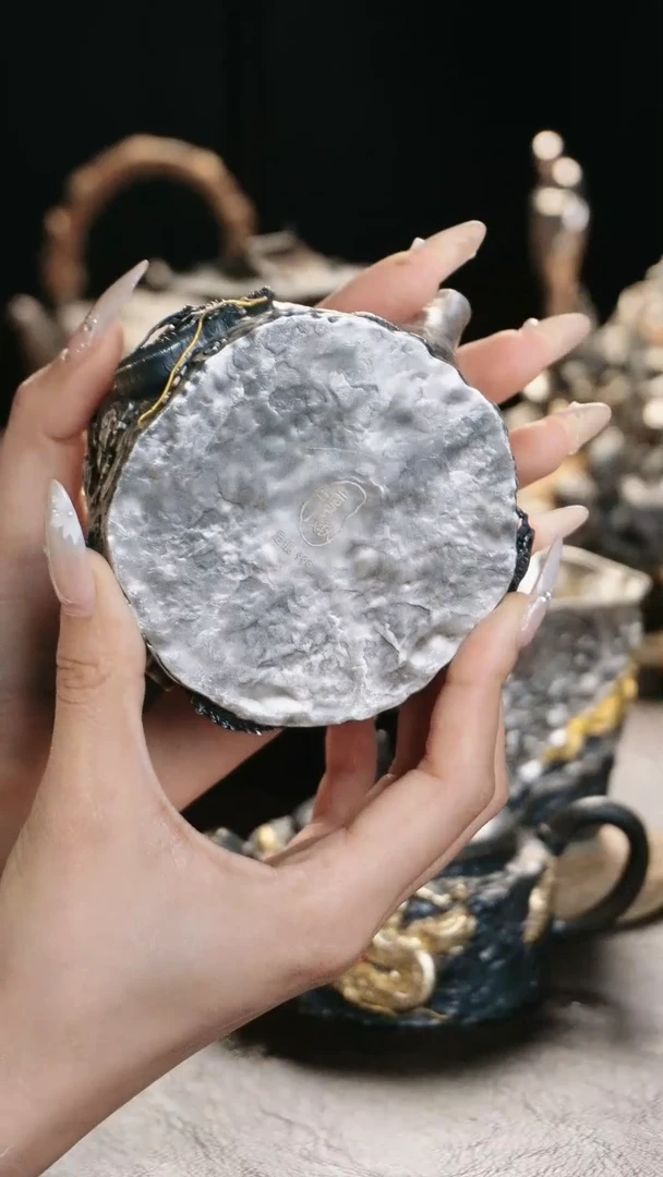 【闪购商品】境秋黑龙壶设计摆件