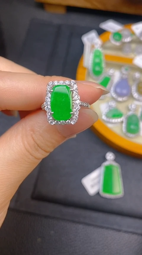 翡翠戒指银S925镶嵌方糖