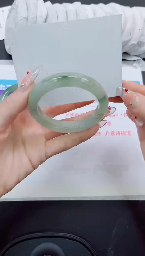 石英质玉手镯未镶嵌60