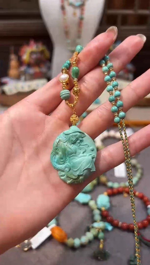 18K金镶嵌绿松石颈饰绿松石项链