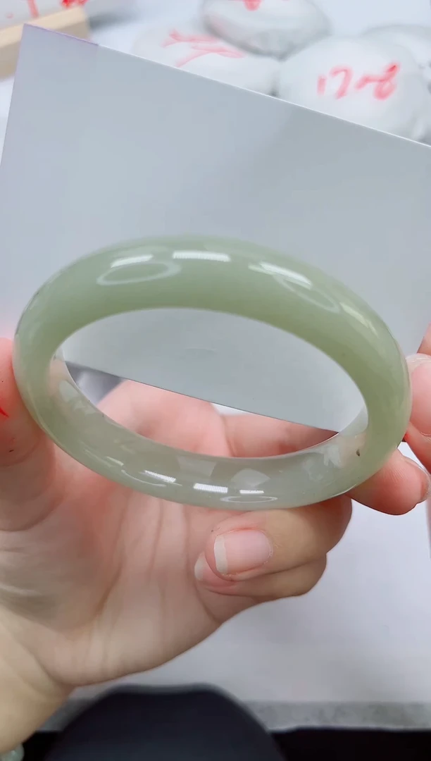 未镶嵌手镯石英质玉178-60/61