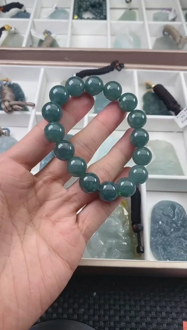 翡翠未镶嵌颈饰