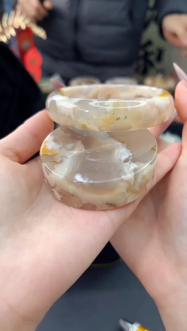 【闪购商品】石英质玉手镯未镶嵌赠送镯心（63圈口）