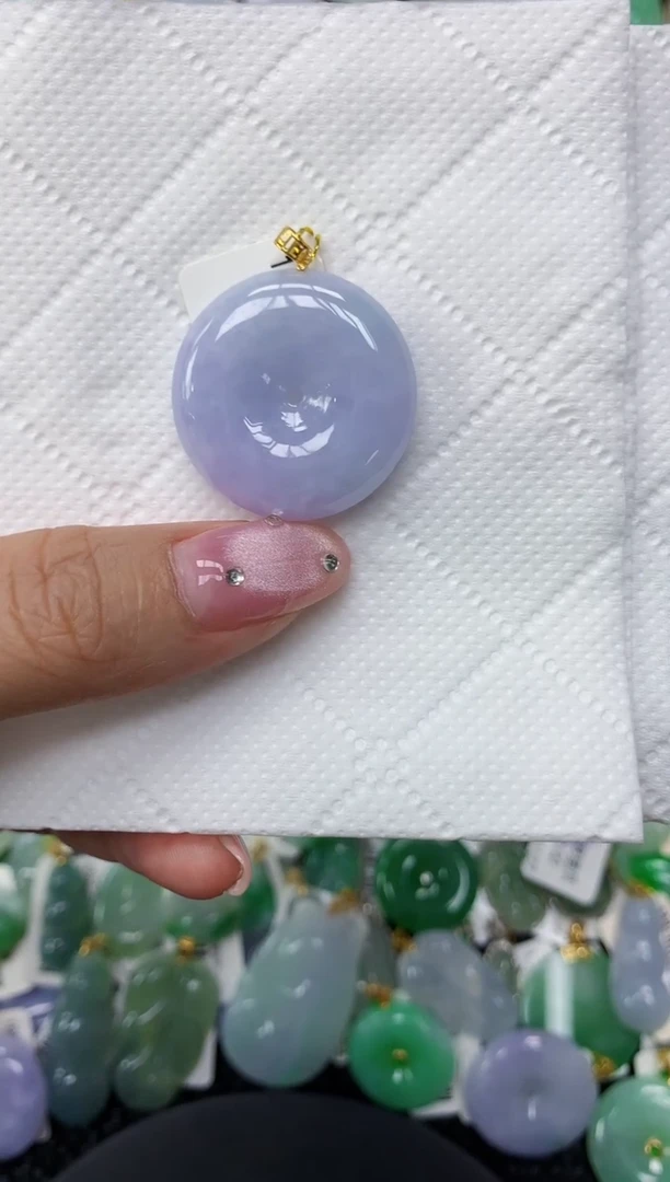 翡翠18K金镶嵌颈饰1111111111