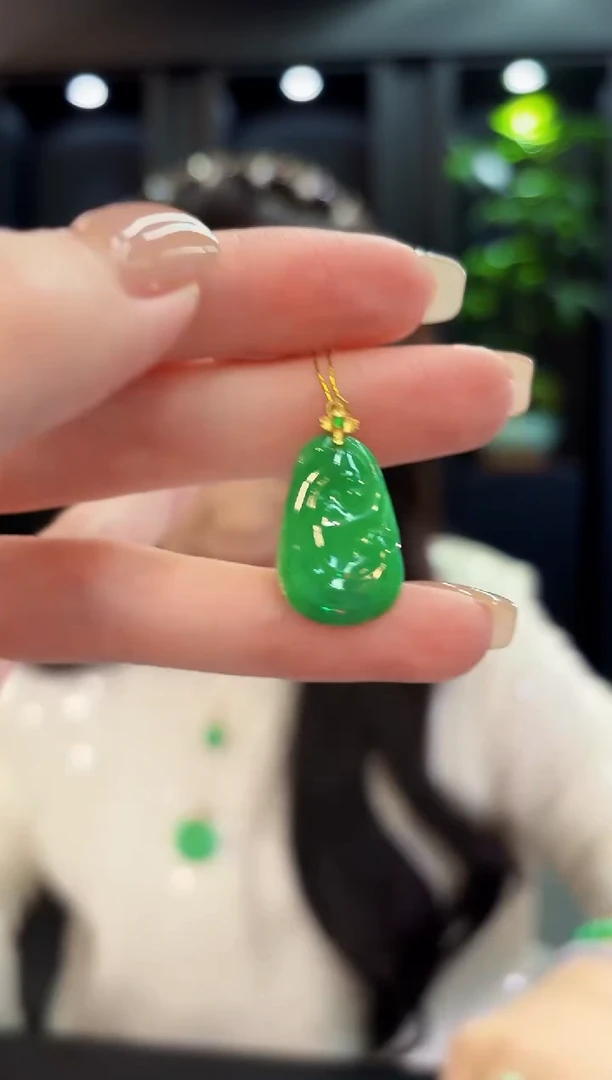 颈饰18K金镶嵌翡翠 缅料A货/支持复检/一件