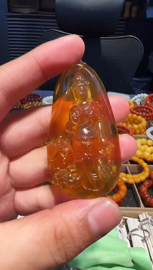 手串琥珀未镶嵌观音吊坠