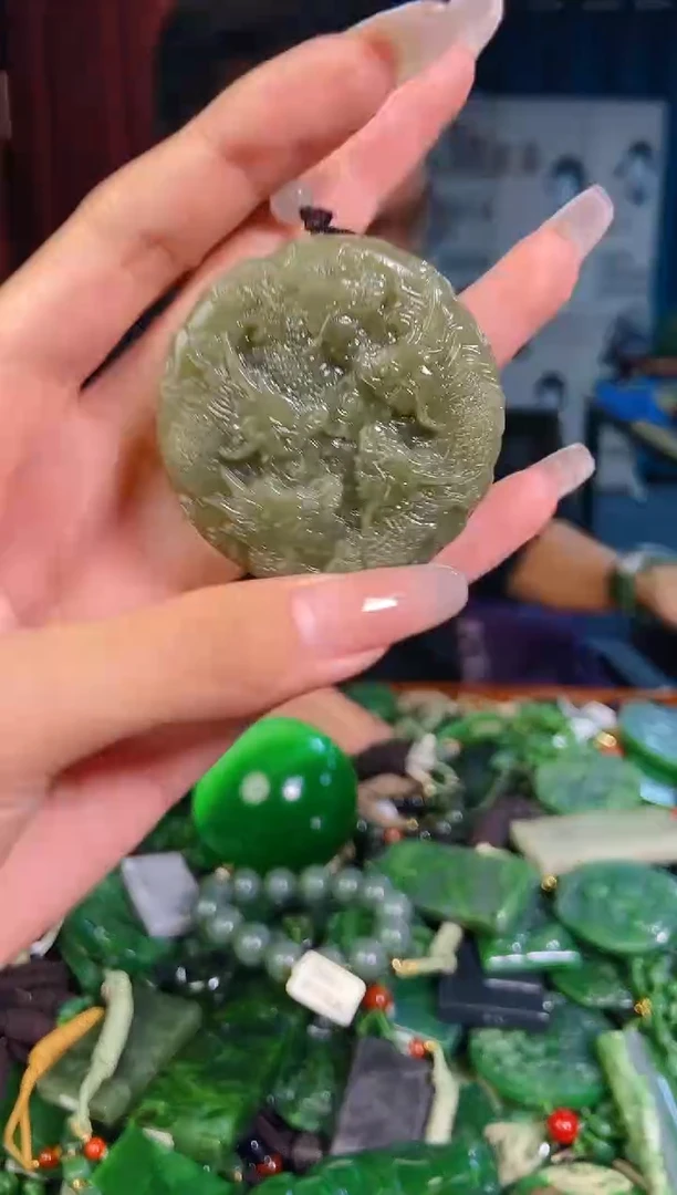 未镶嵌和田玉挂件1