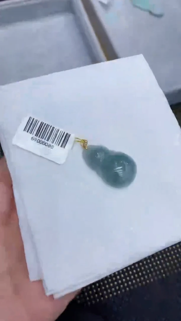 翡翠18K金镶嵌颈饰 111111111111
