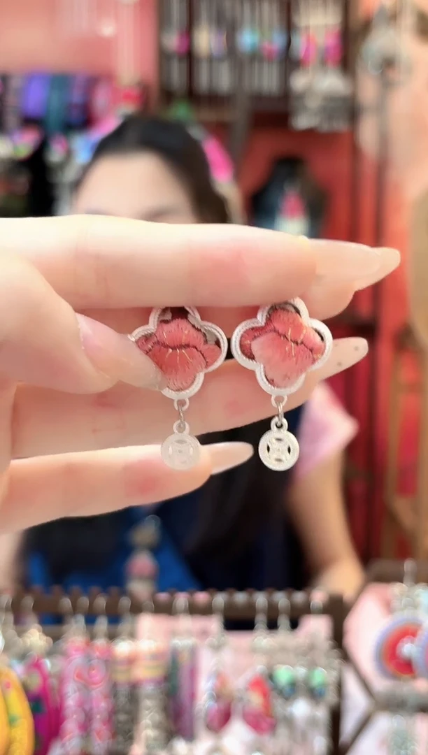 织绣云织谣民族风精美饰品  77