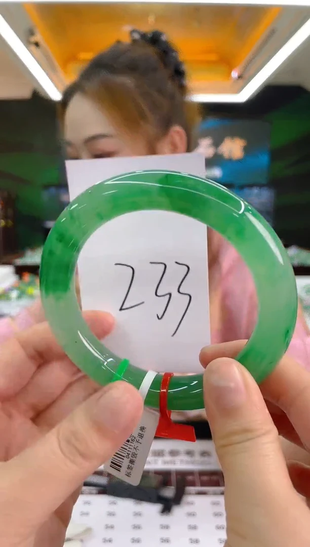 石英质玉手镯未镶嵌天然冰飘花