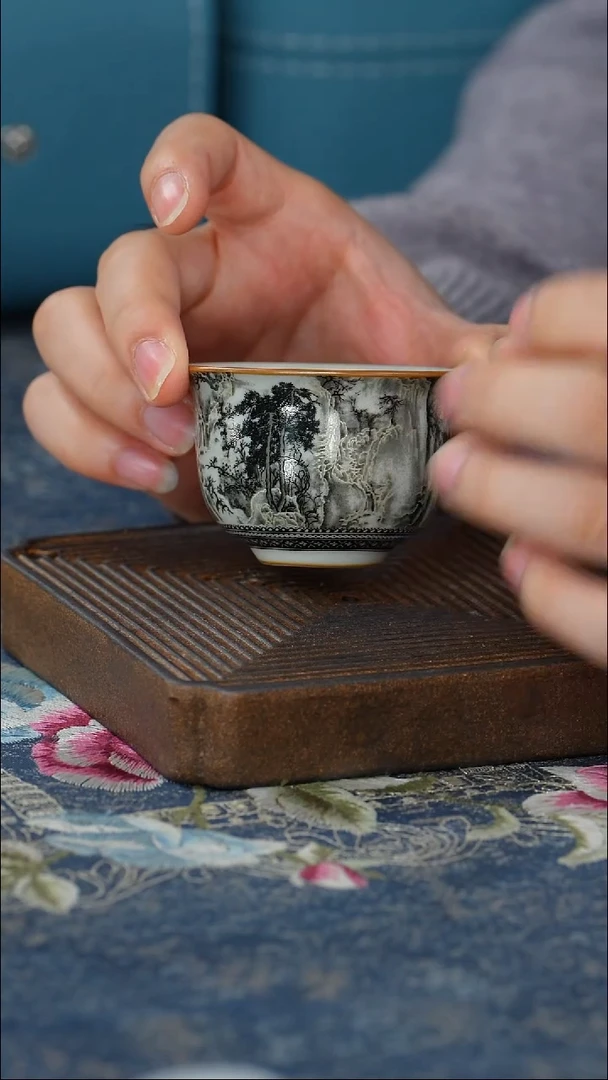【闪购商品】【水墨山水圆鼎杯】【12西泠礼盒】