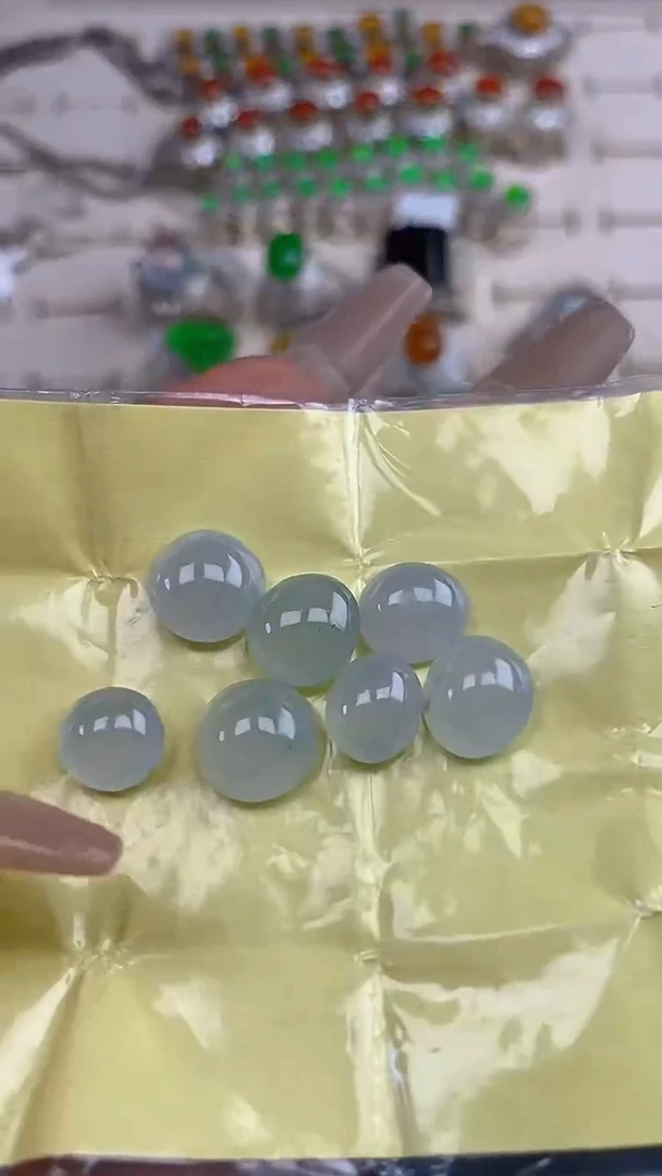 定制翡翠未镶嵌天然翡翠蛋面100