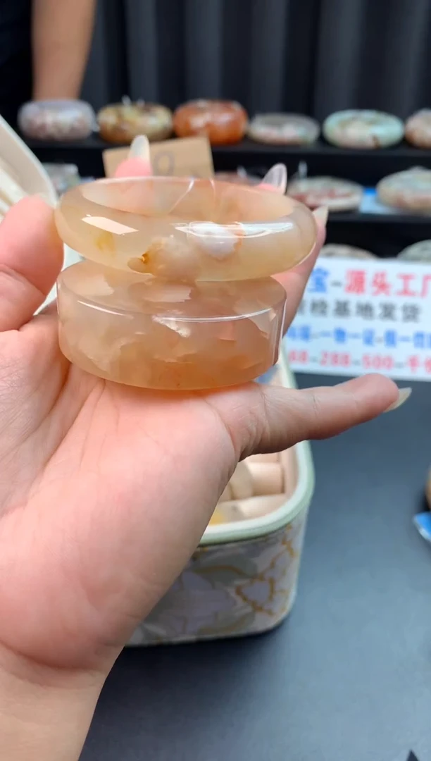 未镶嵌手镯石英质玉（58圈口）赠送镯心