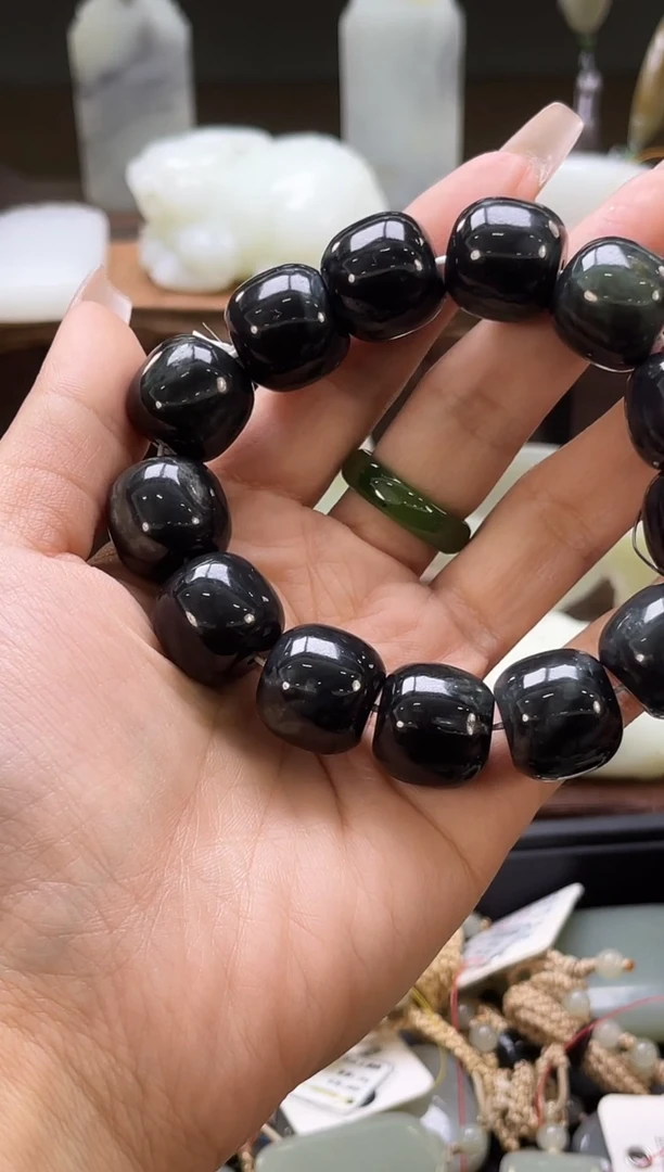 【闪购商品】和田玉手串未镶嵌广西青花卡18老型810073