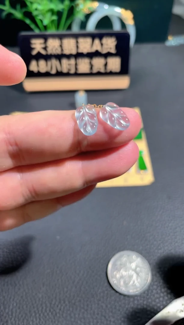 翡翠18K金镶嵌颈饰翡翠