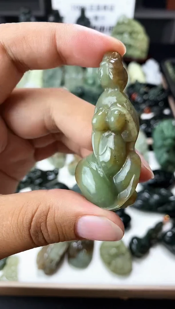 颈饰未镶嵌和田玉1