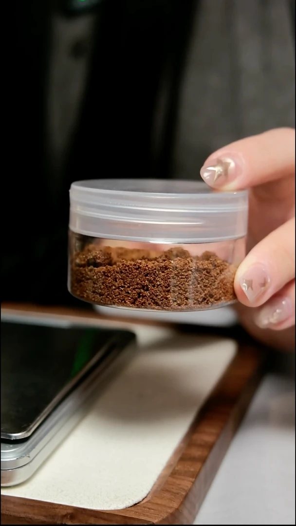 沉香沉香碎屑芽庄白棋楠 沉水 0.3g