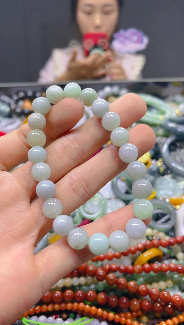 颈饰未镶嵌翡翠8MM/B/翡翠A货，一件也是批发价