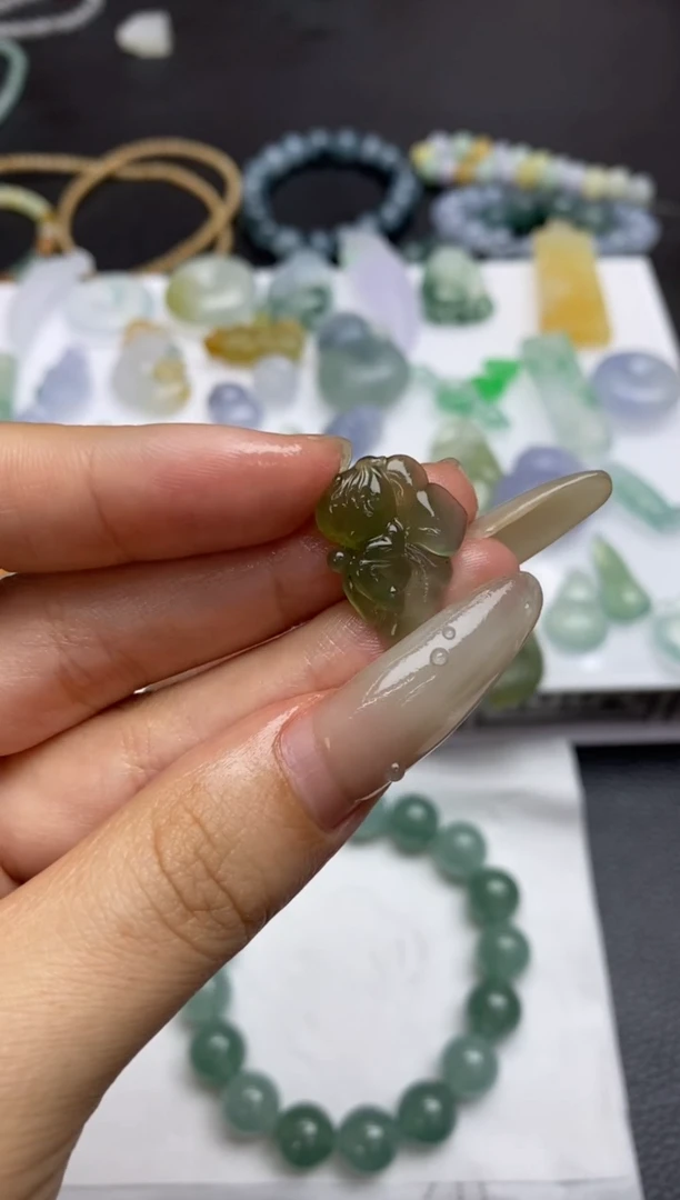 未镶嵌定制翡翠翡翠毛货~