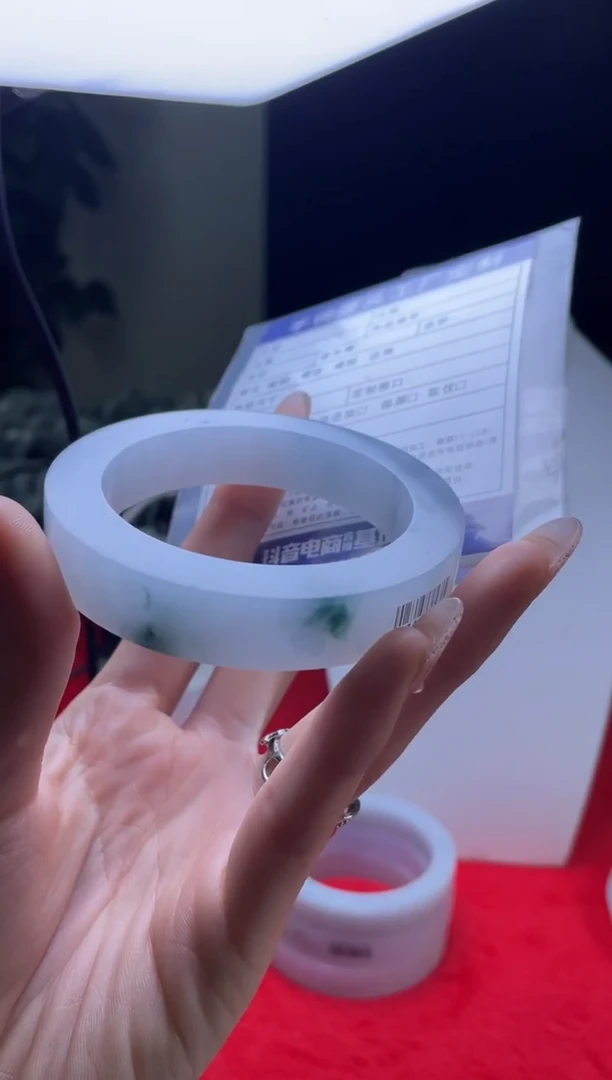 未镶嵌正圈定制翡翠抱****3定制手镯不退不换