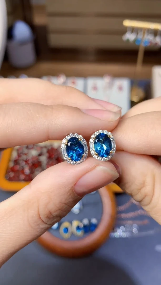 银S925镶嵌托帕石耳钉天然