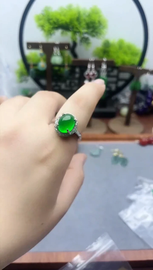 未镶嵌翡翠耳饰阳绿戒指