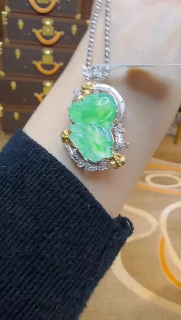 吊坠(不含链)18K金镶嵌翡翠多样性团购发一件