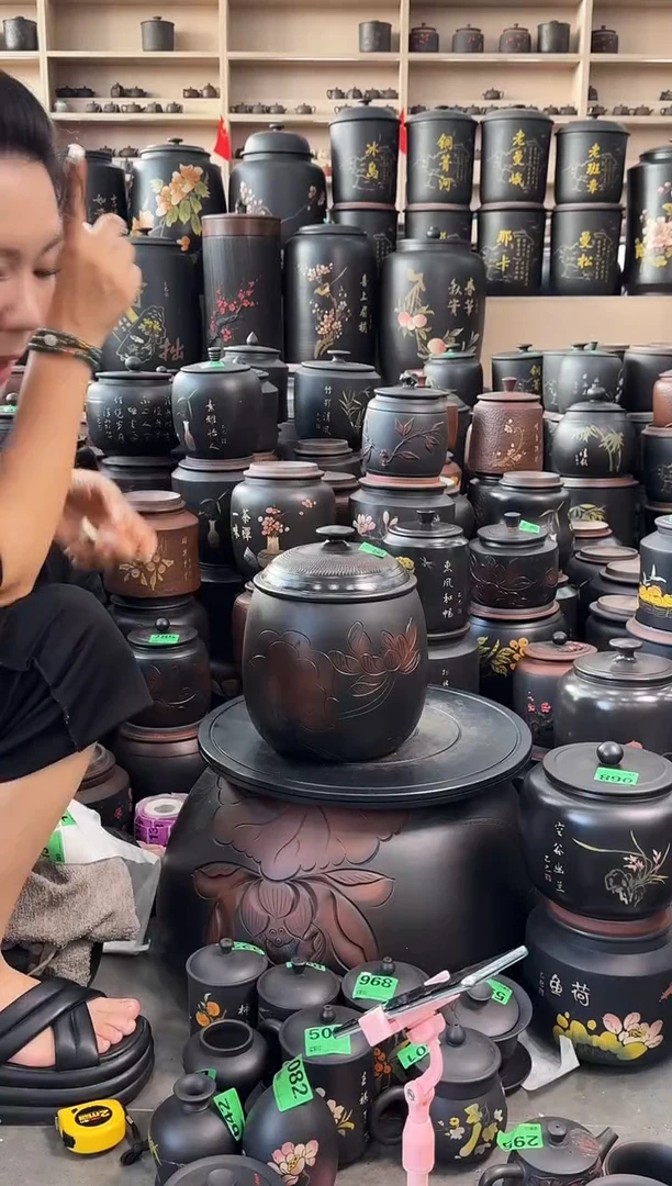 罐完品茶叶罐 龙蛋荷花   108