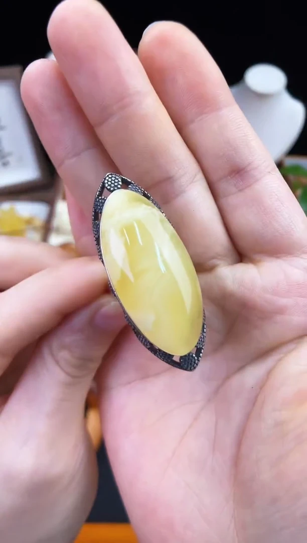 琥珀未镶嵌珠宝奇石艳*儿柒月