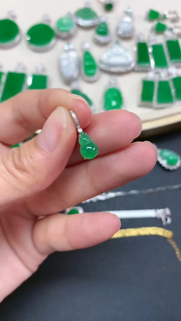 【闪购商品】翡翠吊坠(不含链)18K金镶嵌Z454|1980