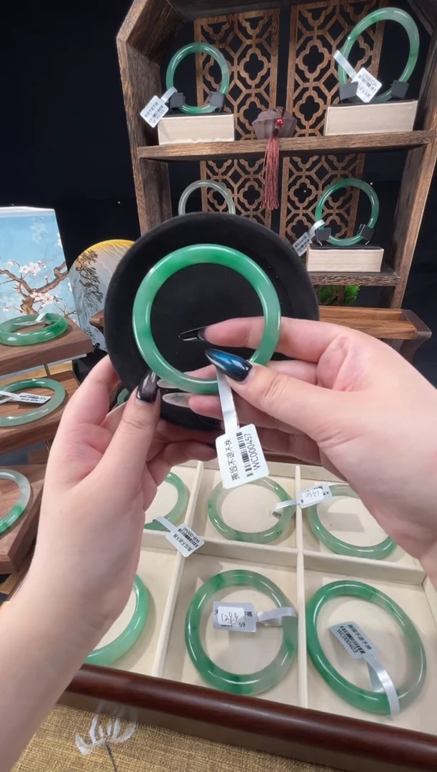 未镶嵌手镯石英质玉（非洲翠）圈口59