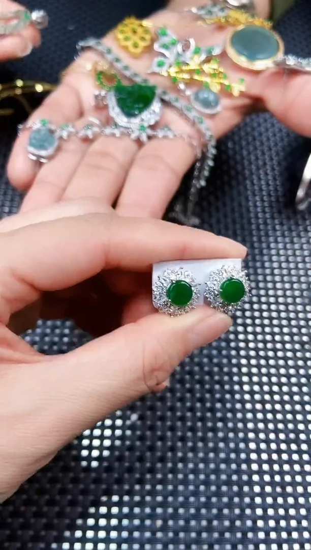 【闪购商品】翡翠耳饰未镶嵌111111111