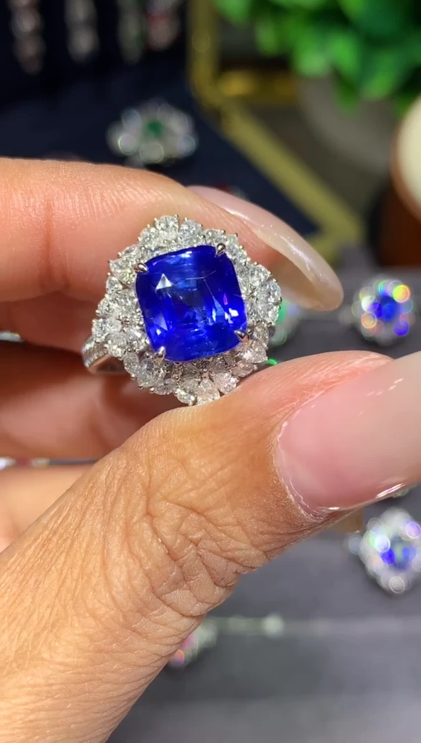 戒指蓝宝石18K金镶嵌5.02ct