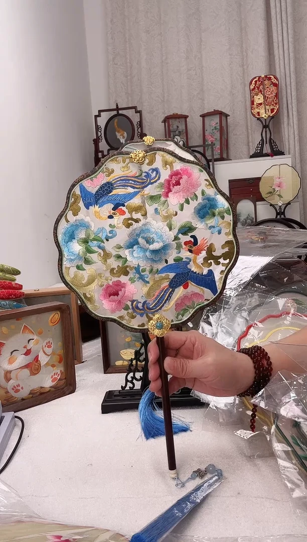 扇子苏绣作品手工团扇