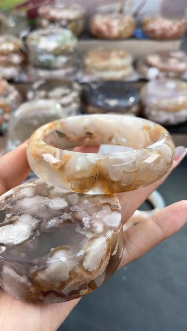 未镶嵌手镯石英质玉65