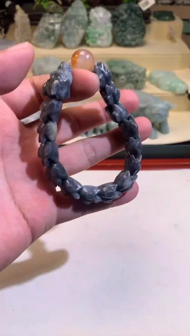 翡翠未镶嵌颈饰5/31/211