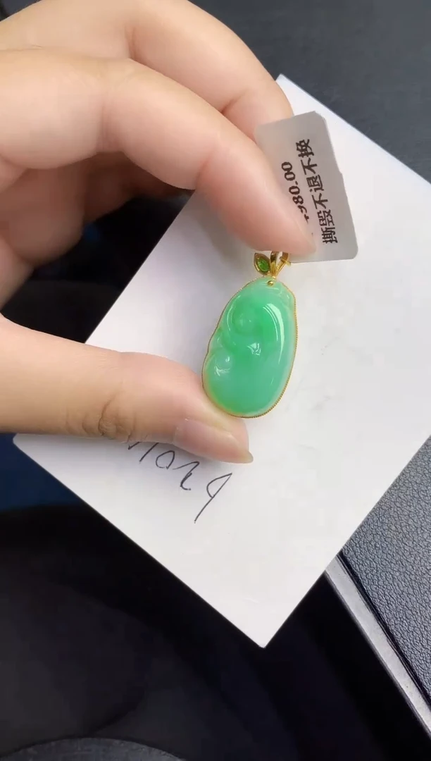 翡翠18K金镶嵌颈饰000000000