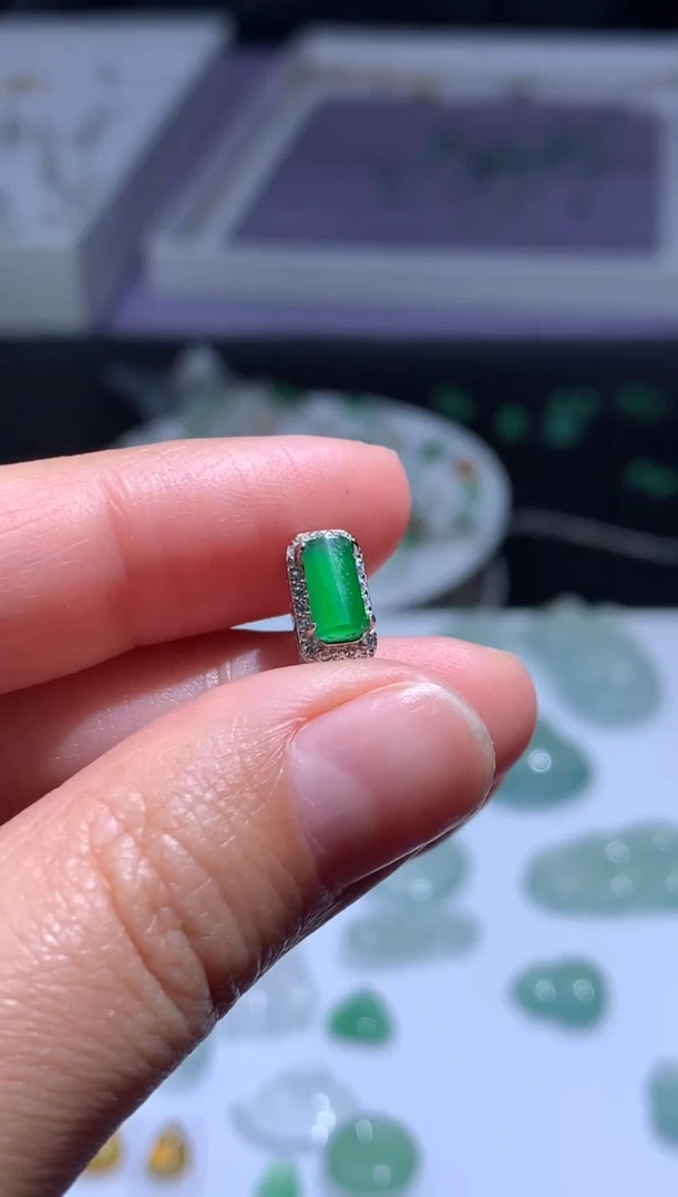 颈饰未镶嵌翡翠净货