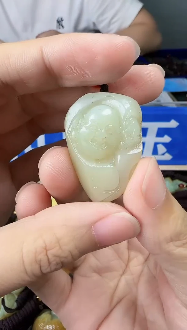 和田玉未镶嵌颈饰1