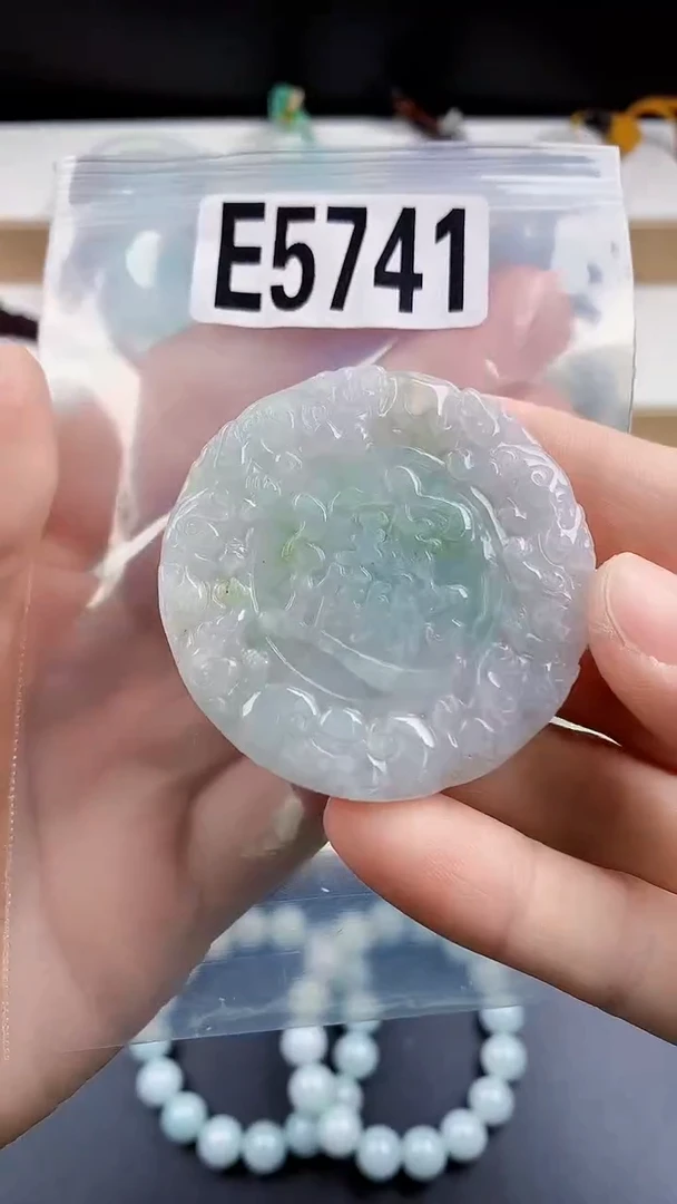 颈饰未镶嵌翡翠天然翡翠吊坠挂件