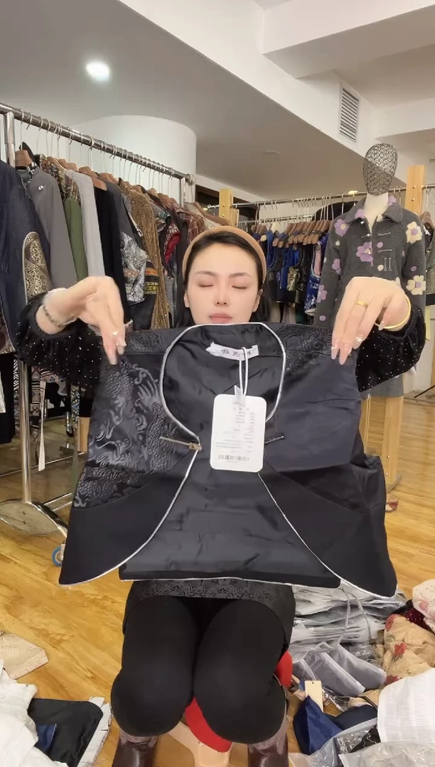 马甲       M码       80-110斤