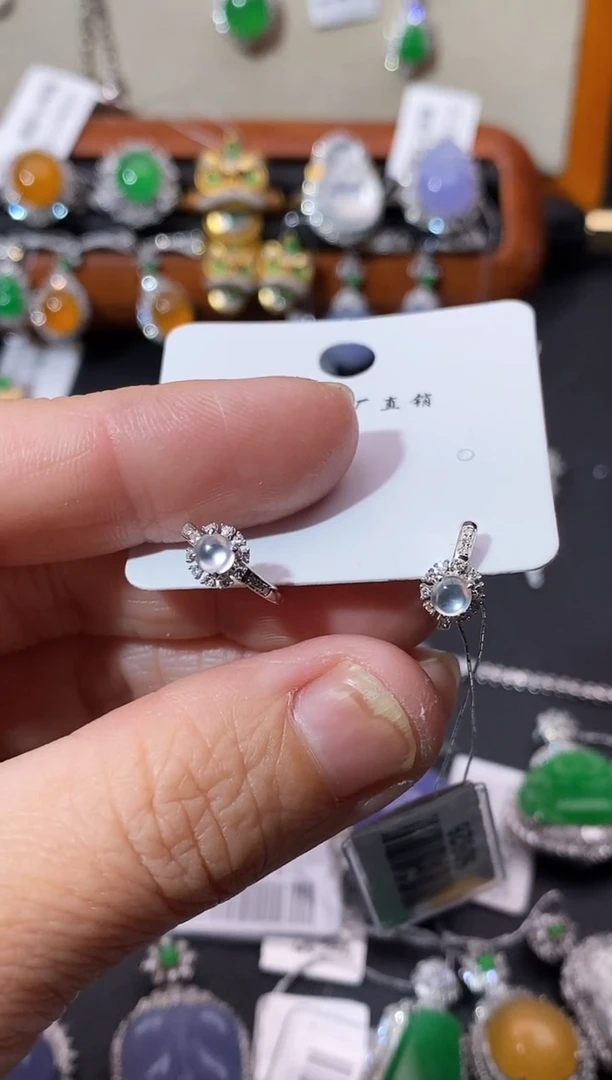 【闪购商品】翡翠耳饰18K金镶嵌耳饰