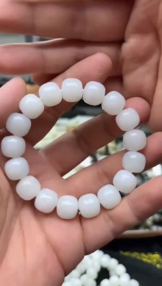 未镶嵌手串和田玉新疆黑山料白玉13