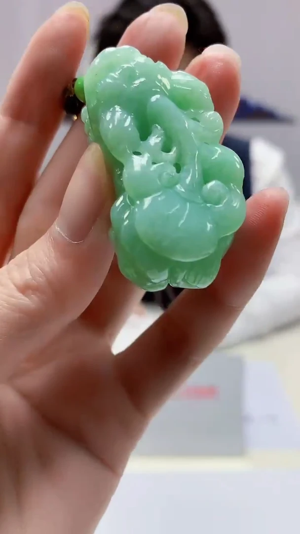 【闪购商品】定制翡翠未镶嵌4688zm-毛货挂件204