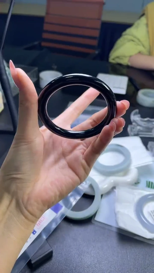 未镶嵌手镯定制翡翠龚*手镯