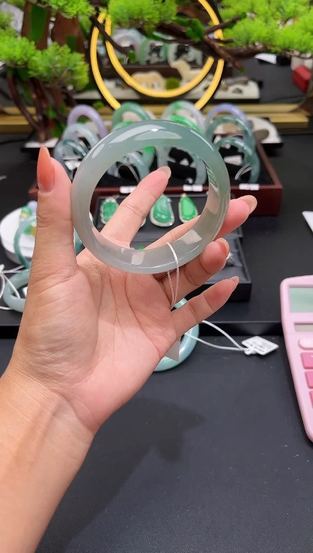 未镶嵌手镯翡翠手镯